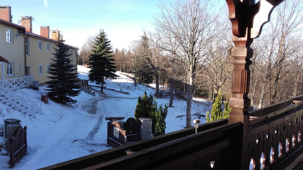 Willa Urocza Hotel คาร์ปัตซ์ ภายนอก รูปภาพ