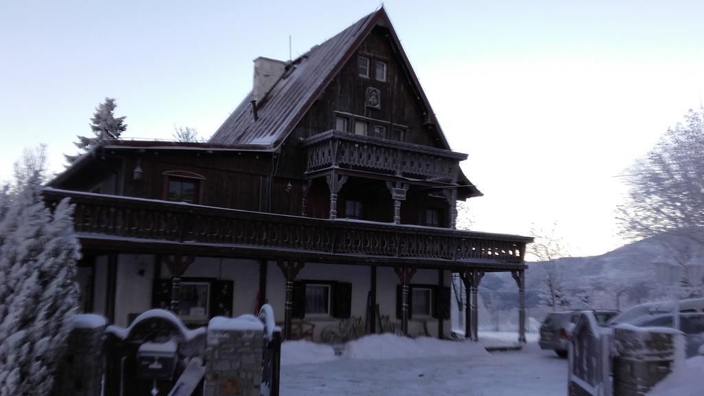 Willa Urocza Hotel คาร์ปัตซ์ ภายนอก รูปภาพ